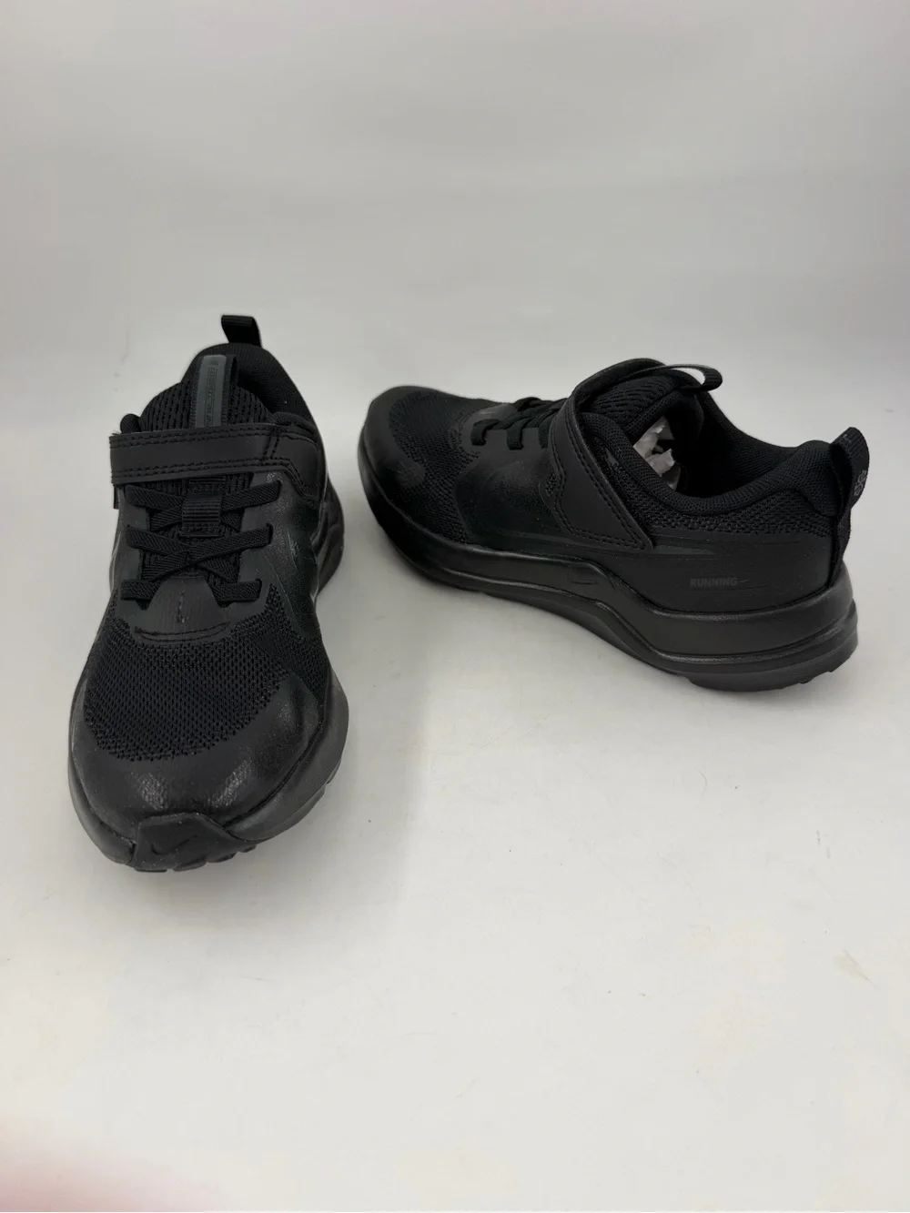 Nike Kid’s Triple Black Cosmic Runner Sneakers -SZ 1.5 Youth- Shoes Hook & Loop